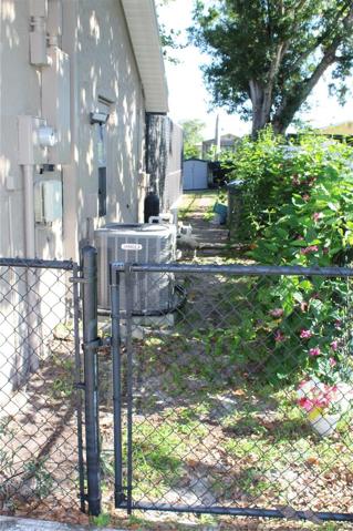 side yard gate