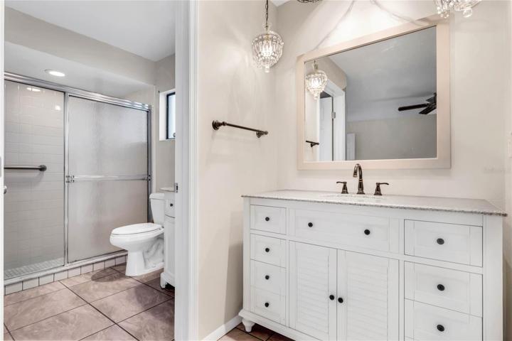 Primary Bath w/ Dual separate vanities