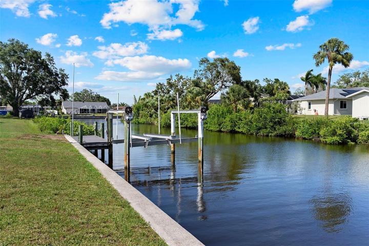 Dock with Lift
