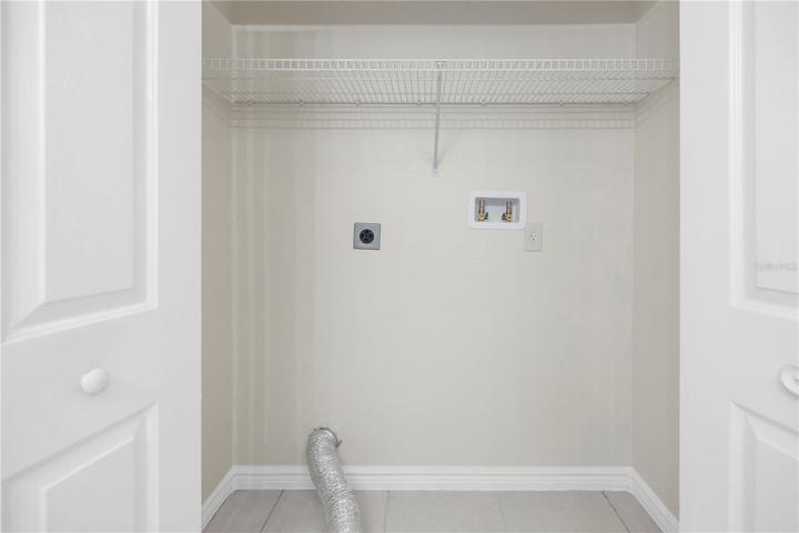 Washer & Dryer Hookups