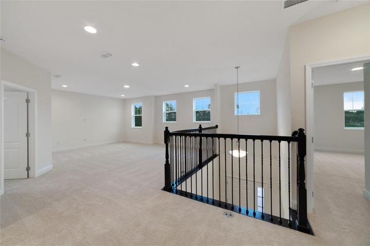 The expansive loft gives you an ideal flex space!