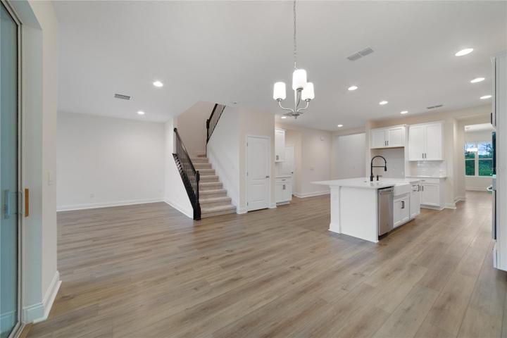 OPEN CONCEPT!
