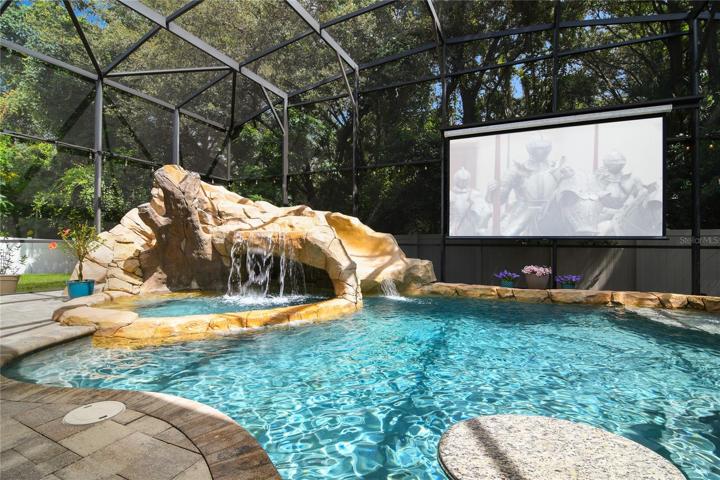 POOL/SPA.