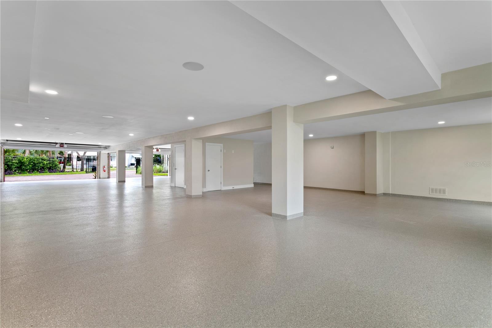 Garage with 12 Parking Spaces, Epoxy Flooring and Elevator