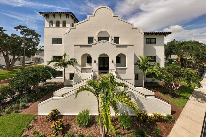 Welcome to 160 Read St located in historic Tarpon Springs!