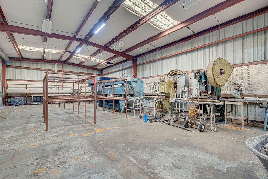 WAREHOUSE - STEEL FRAME