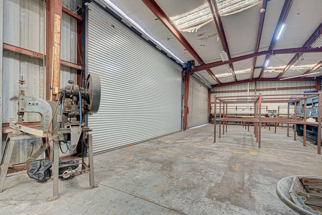 INTERIOR WAREHOUSE