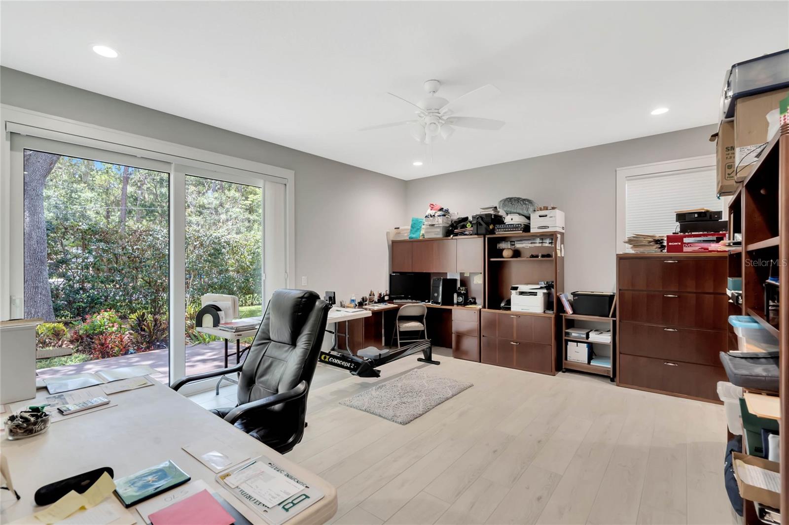 downstairs owners ensuite with full bathroom and walk in closet