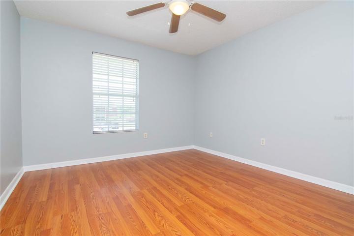 2nd Bedroom w/ Walk-In Closet