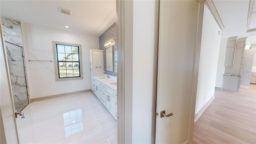 Primary bedroom bath