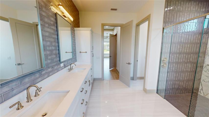 Primary bedroom bath