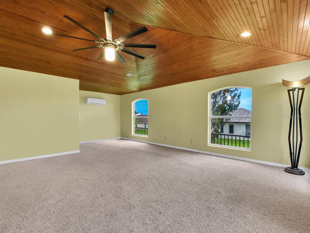 Bonus room upstairs