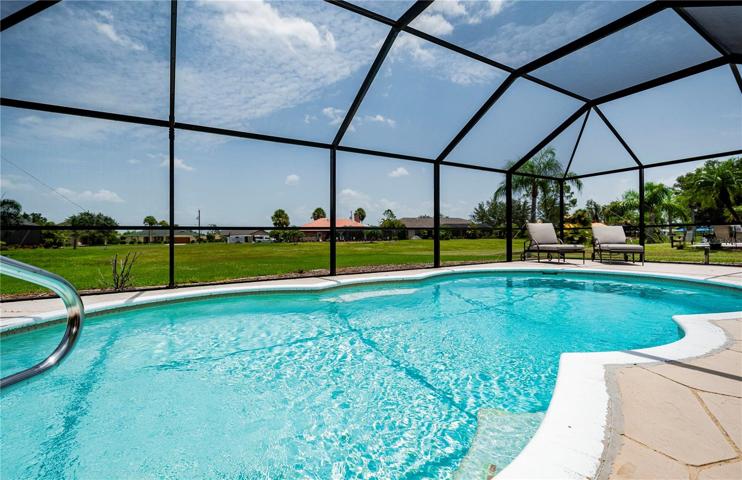 beautiful greenbelt for privacy