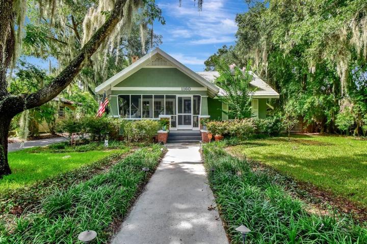 Beautifully manicured front yard