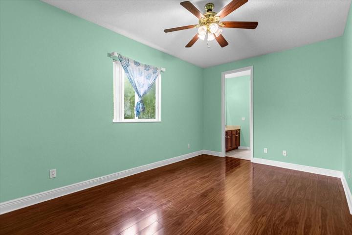 3rd bedroom (2nd floor)
