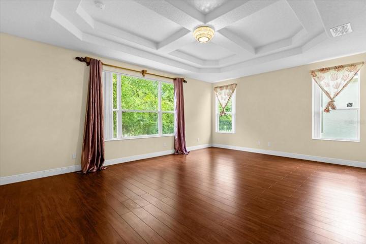 Master bedroom (1st floor)