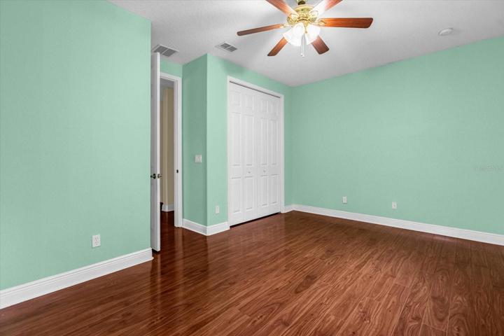 3rd bedroom (2nd floor)