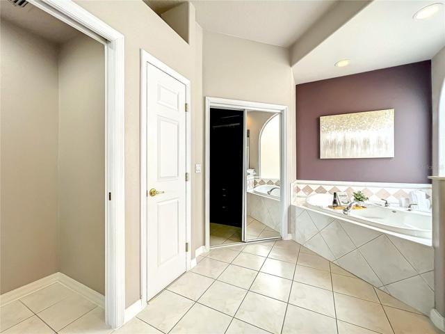Built-in walk-in closet & separate toilet