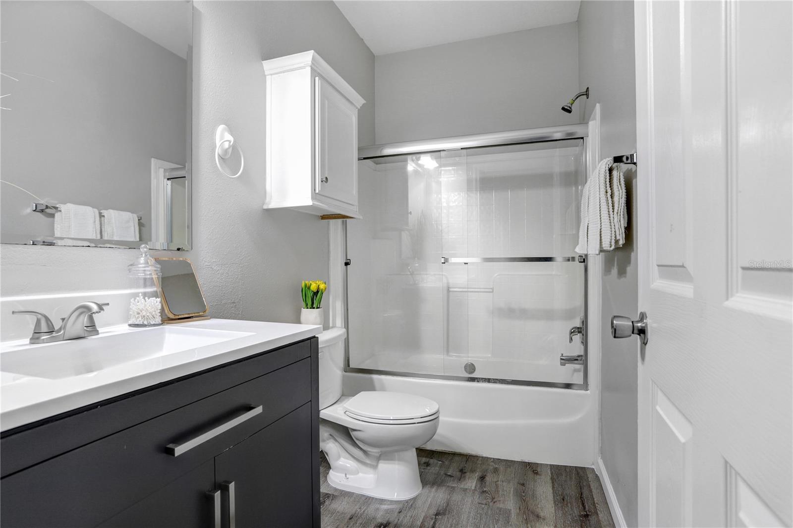 The secondary bathroom.