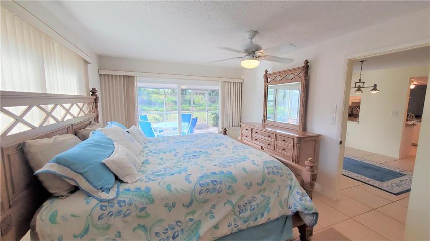 Master bedroom-king bed