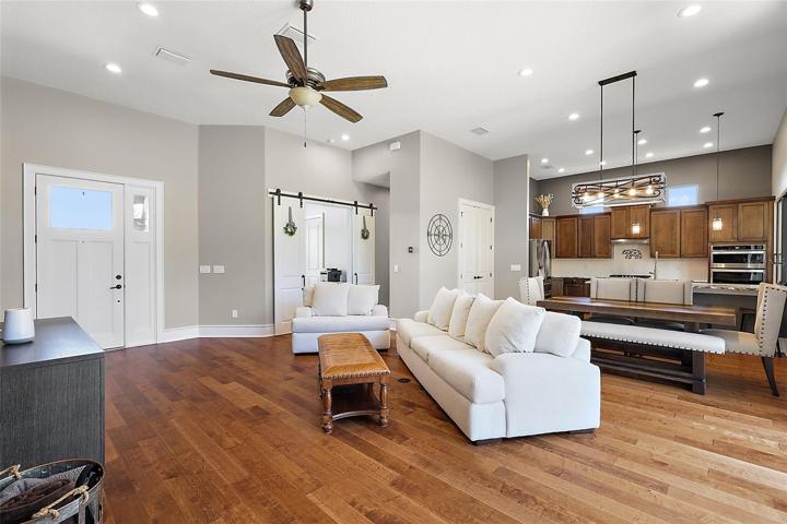 Living & dining area