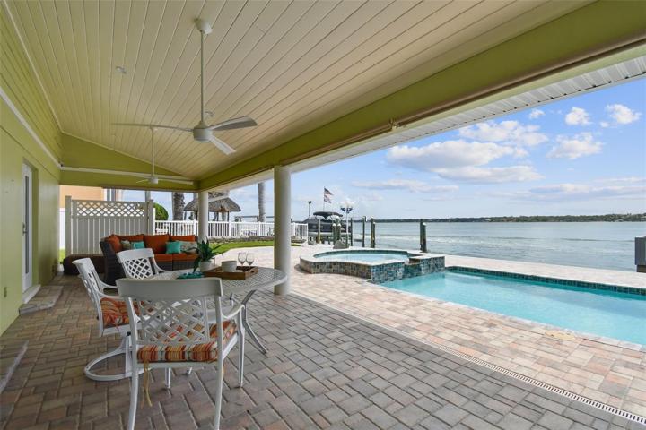 outdoor living area
