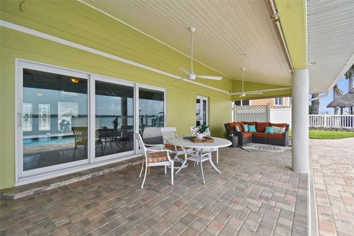 outdoor living area
