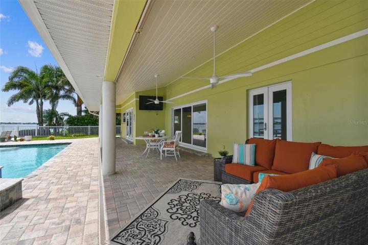 outdoor living area