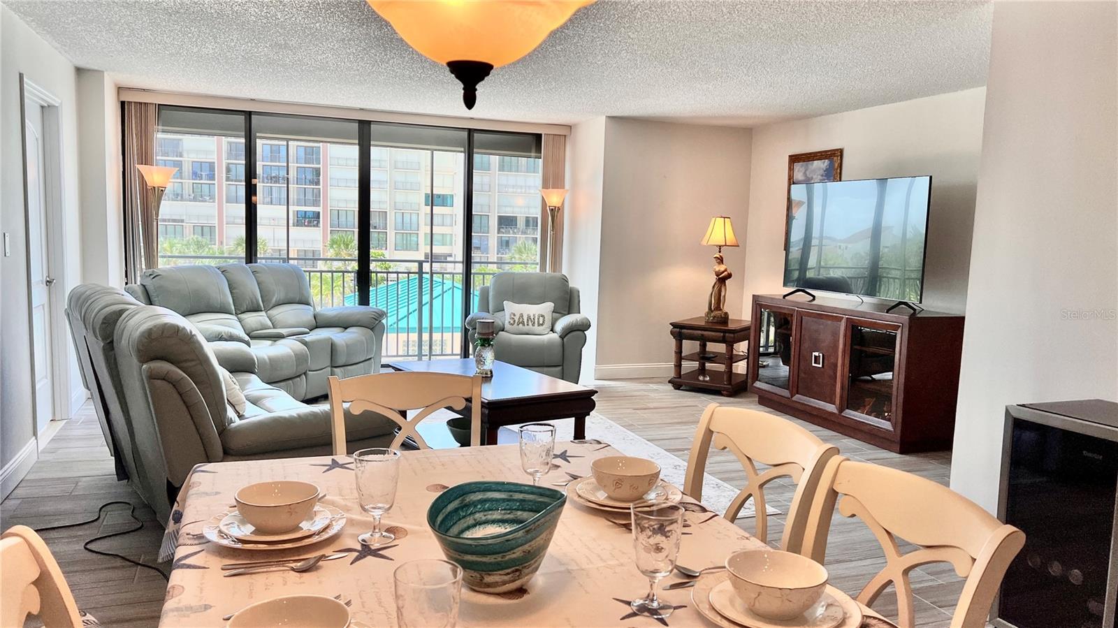 SPACIOUS LIVING AREA