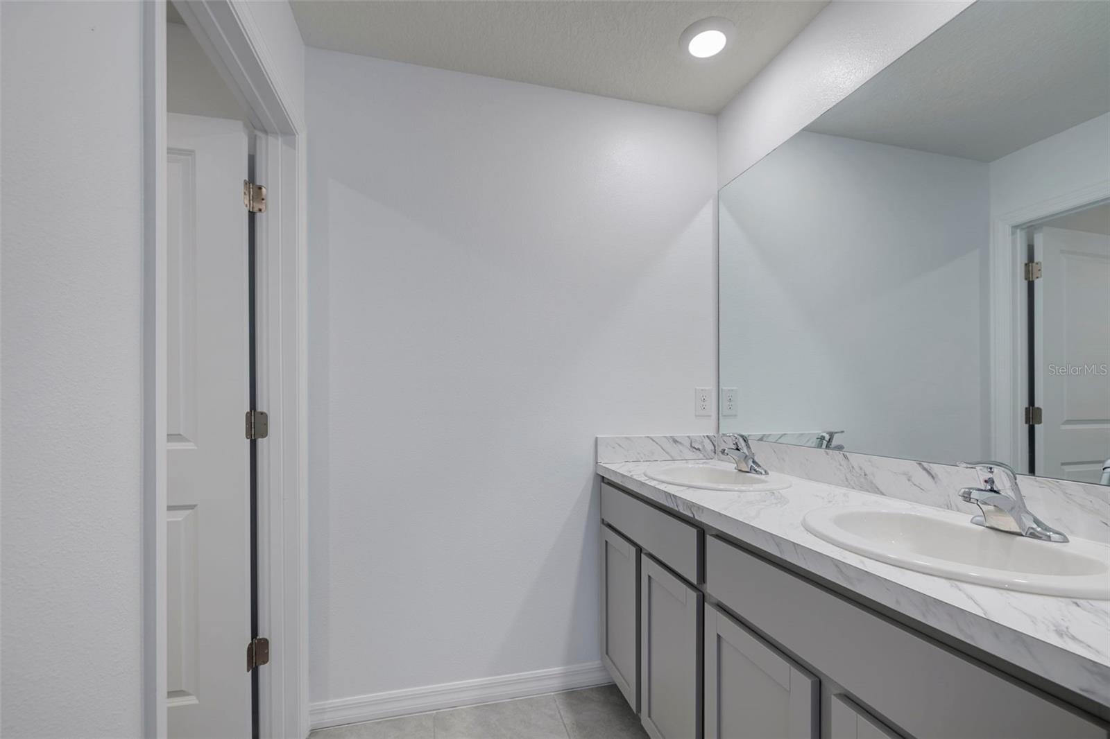 2nd Floor Hall Bath