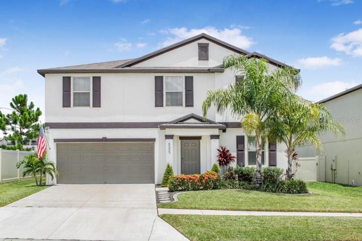 COPPERSPRING - Welcome home to this remarkable CORNER LOT property built in 2020 offering over 2,900 square feet of living space, thoughtfully designed with 5 bedrooms, a den/office, a versatile loft, 2 full bathrooms, one half bathroom, and a 2-car garage.