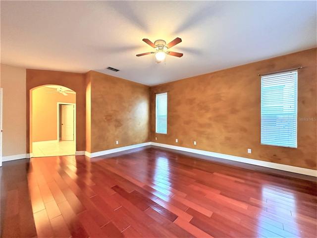 Primary Suite / Main Floor
