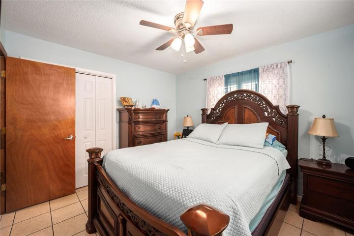 Guest bedroom #1