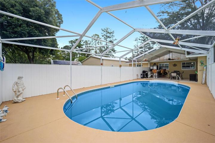 Screened-in pool