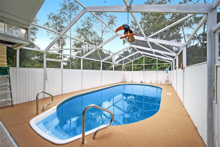 Screened-in pool