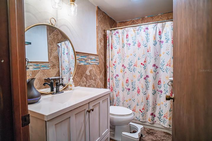 2nd bathroom