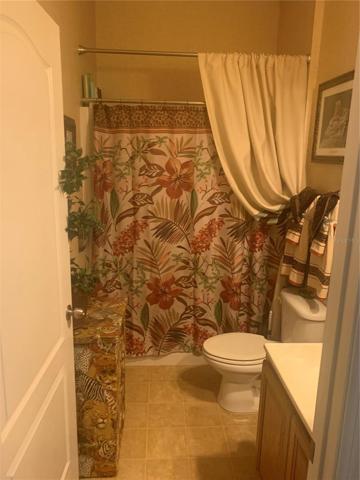 Communal bathroom with bath/shower