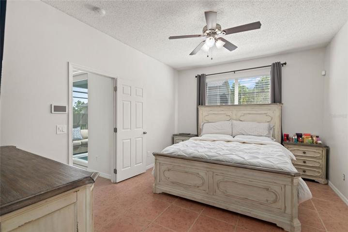 LARGE PRIVATE MASTER SUITE!