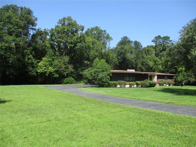 Huge yard for pool or other structures