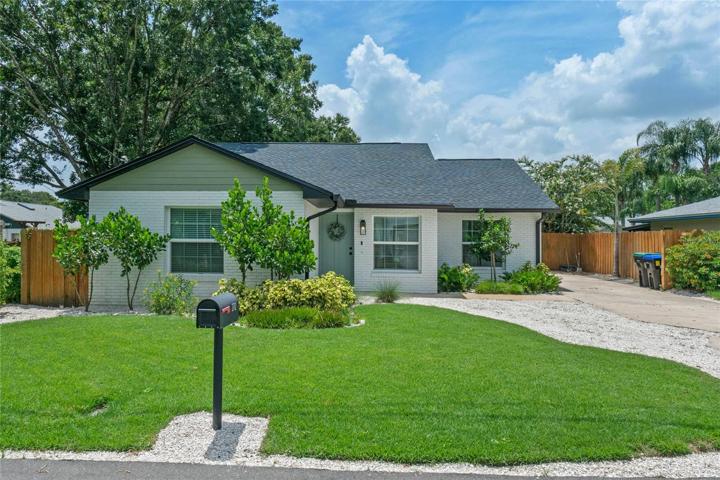 2712 E Crystal Lake Ave
