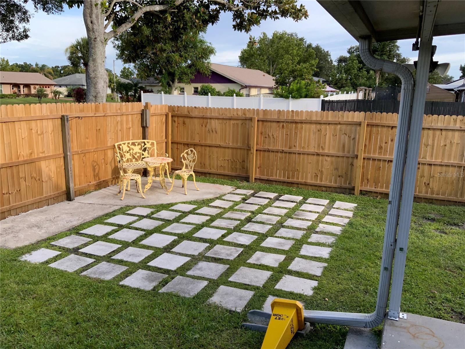 Side patio