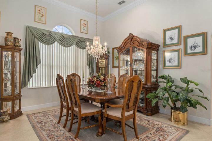 FORMAL DINING AREA