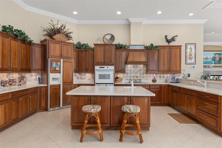 BREAKFAST BAR