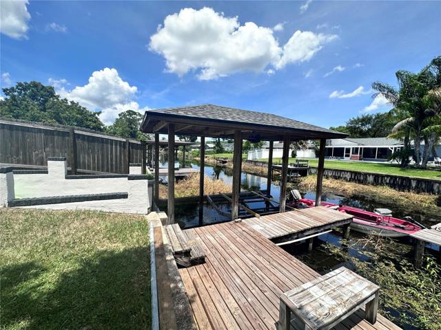Full dock with electric