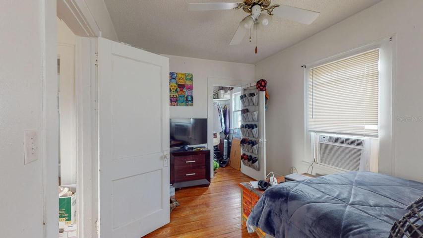 Upper Garage apartment bedroom