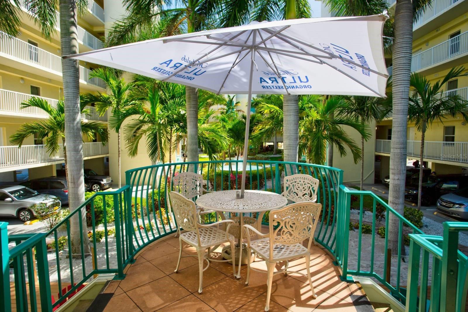 Cafe' balcony