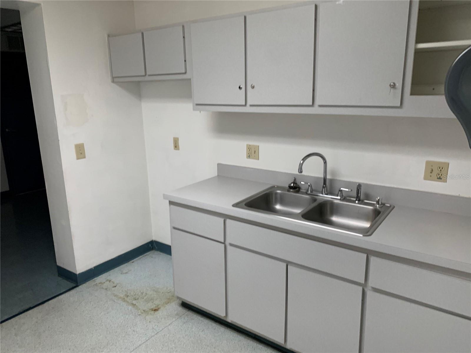 Ocala, Florida 34471, 0 , 0 ,0,Commercial Lease,For Rent,10TH,0,OM661752
