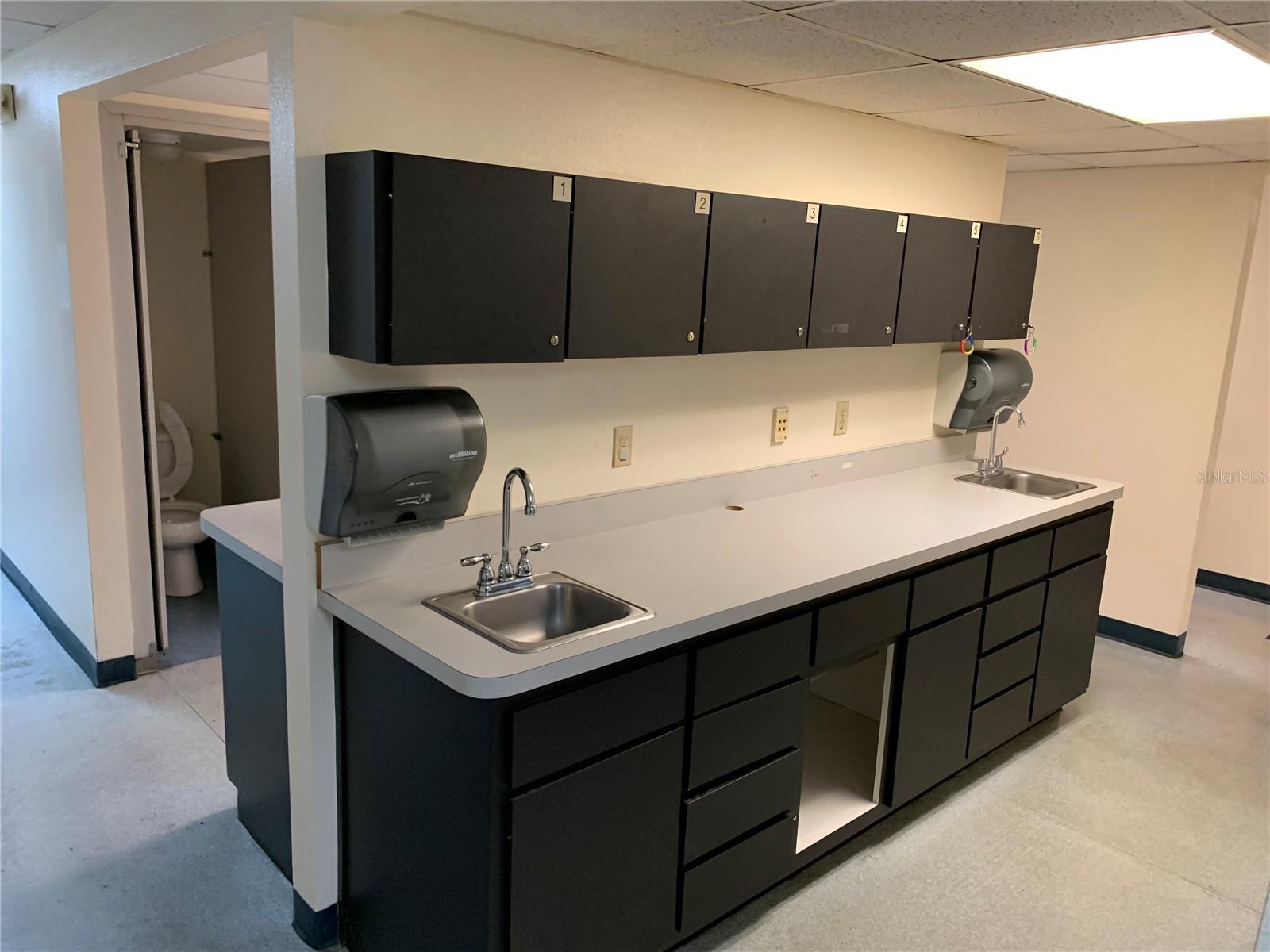 Ocala, Florida 34471, 0 , 0 ,0,Commercial Lease,For Rent,10TH,0,OM661752