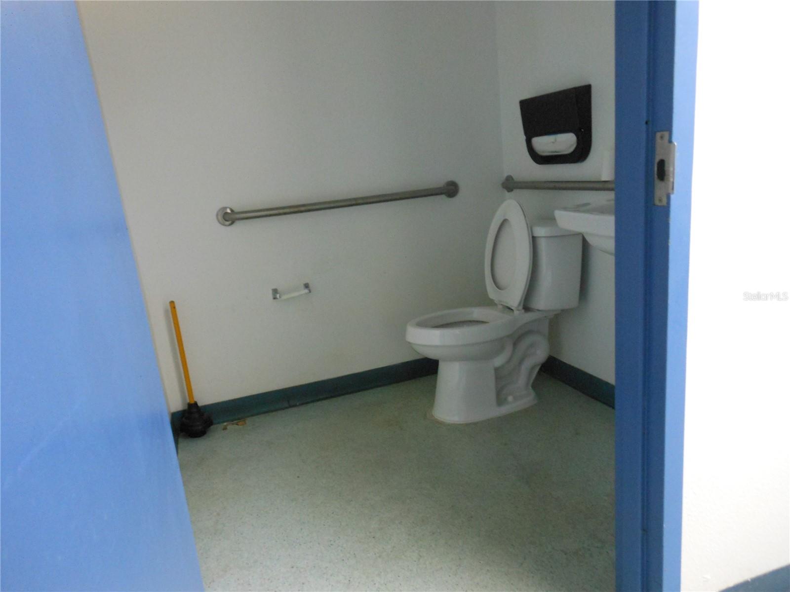 Ocala, Florida 34471, 0 , 0 ,0,Commercial Lease,For Rent,10TH,0,OM661752