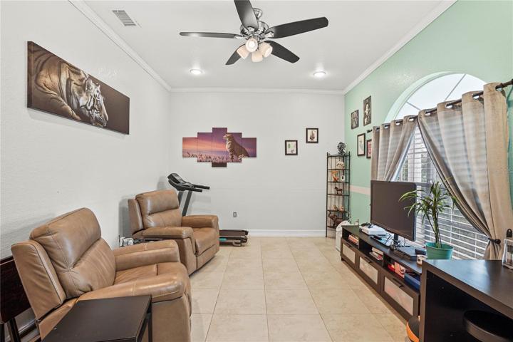 Bedroom 3 pic 2